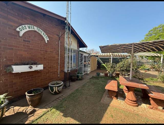 3 BEDROOM HOUSE FOR SALE IN VANDERBIJLPARK CE 2